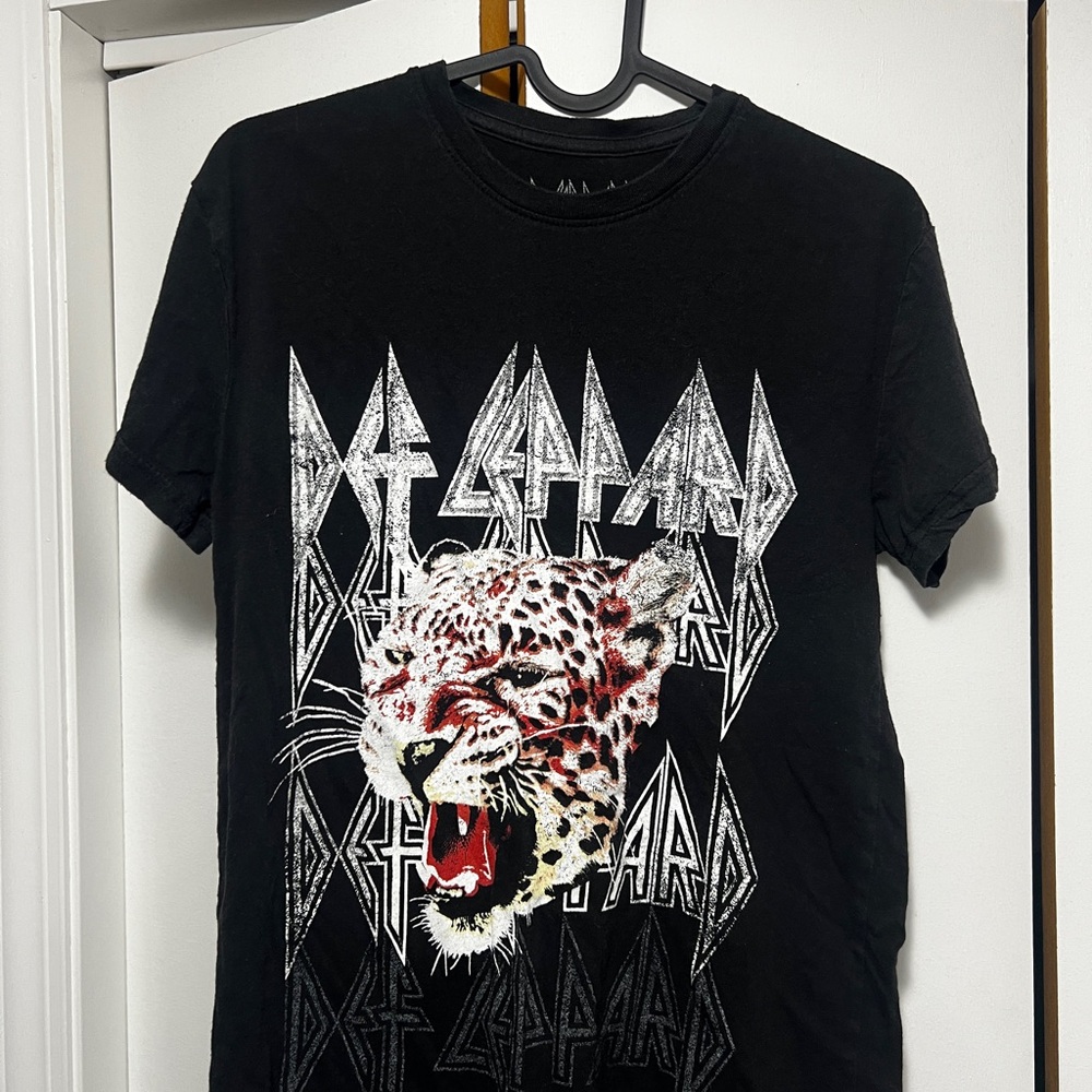 Def Leppard Black Graphic T-Shirt
